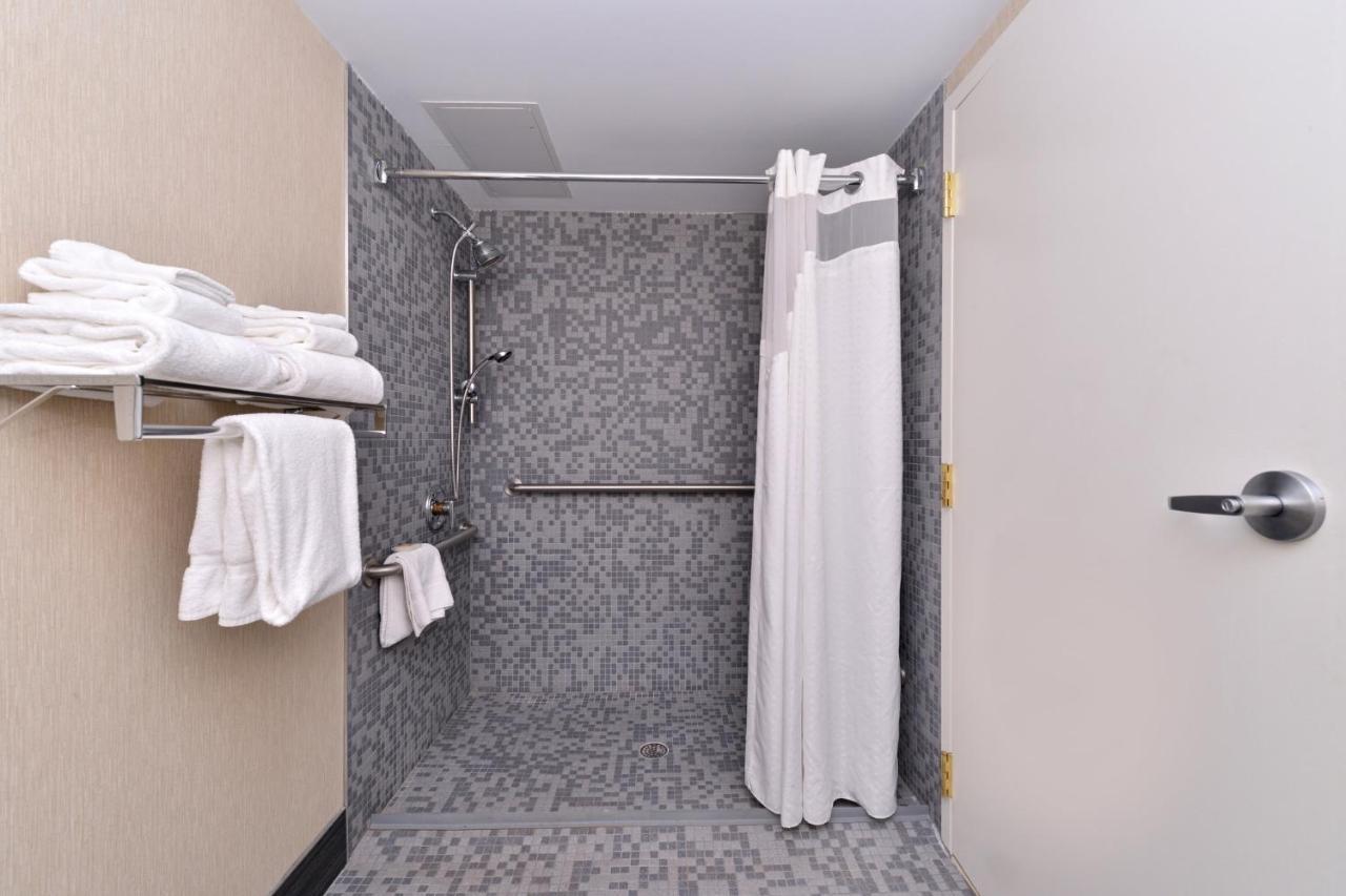 Hotel By Ihg 3*